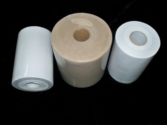 China Recycle Pulp 40gsm one Ply Central pull Paper Towels Roll of Strong Water Absorption supplier