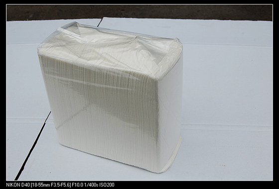 China Eco-Friendly  White Biodegradable dinner paper napkins tissue support low fold supplier